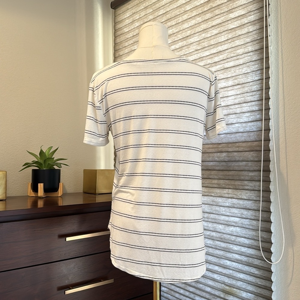 Woman's Final Touch Tie Front Cream & Black Short Sleeve Shirt. Size Small - Picture 5 of 8